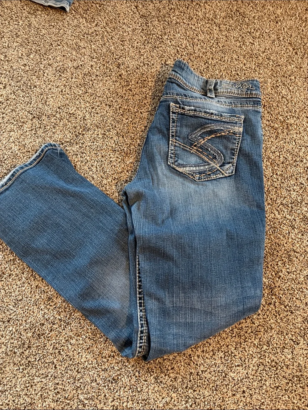 SILVER Jeans Women’s Blue Denim Jeans - Classic Mid Wash